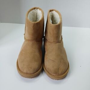 Old Navy Cozy Tan Kids Boots Size 9‎